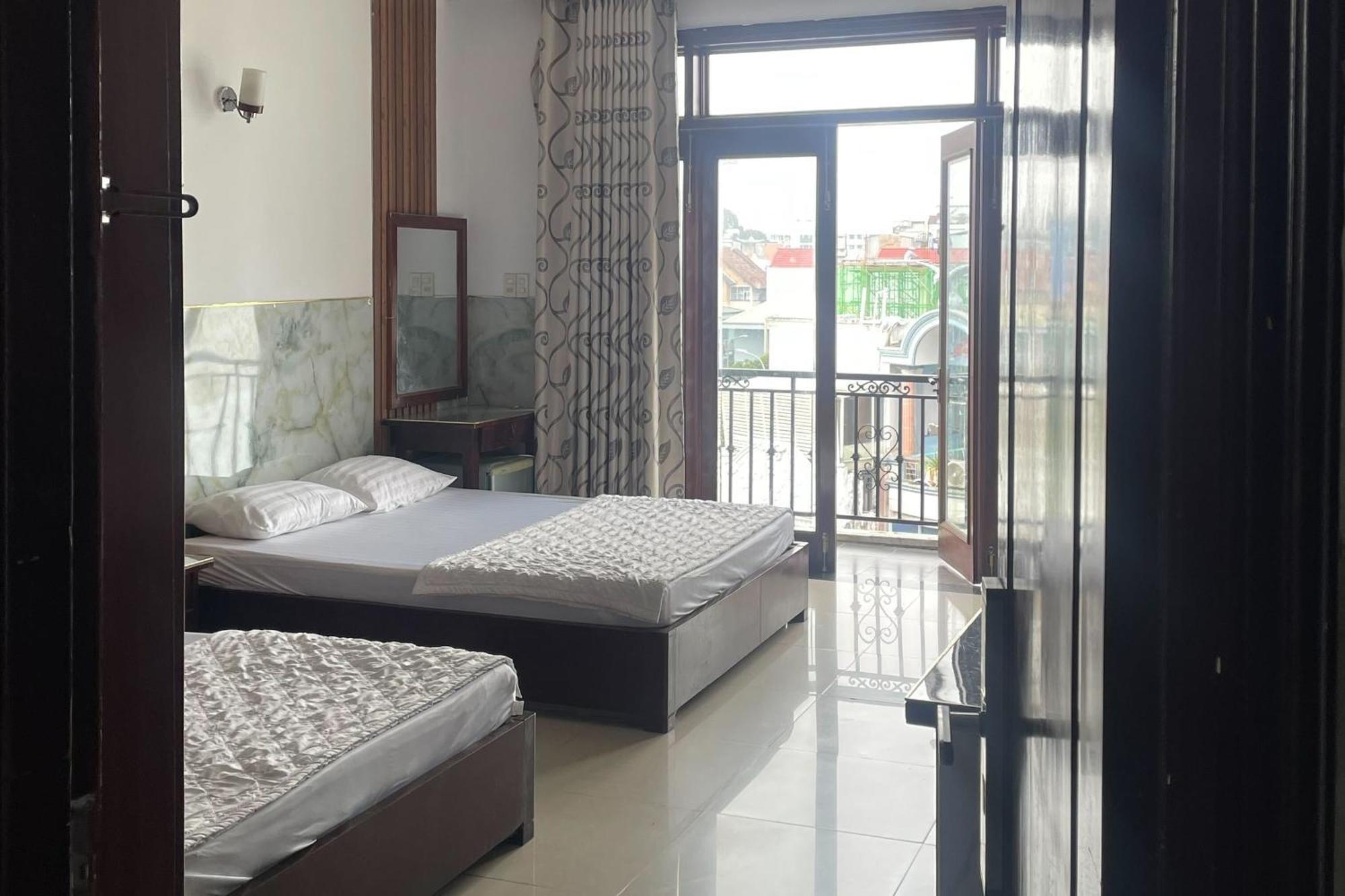 Hoa Sen Hotel Thành Pho Ho Chí Minh Esterno foto
